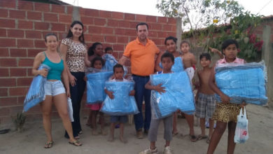 Mais de 400 famílias foram beneficiadas com os cobertores (Foto: Supercom)