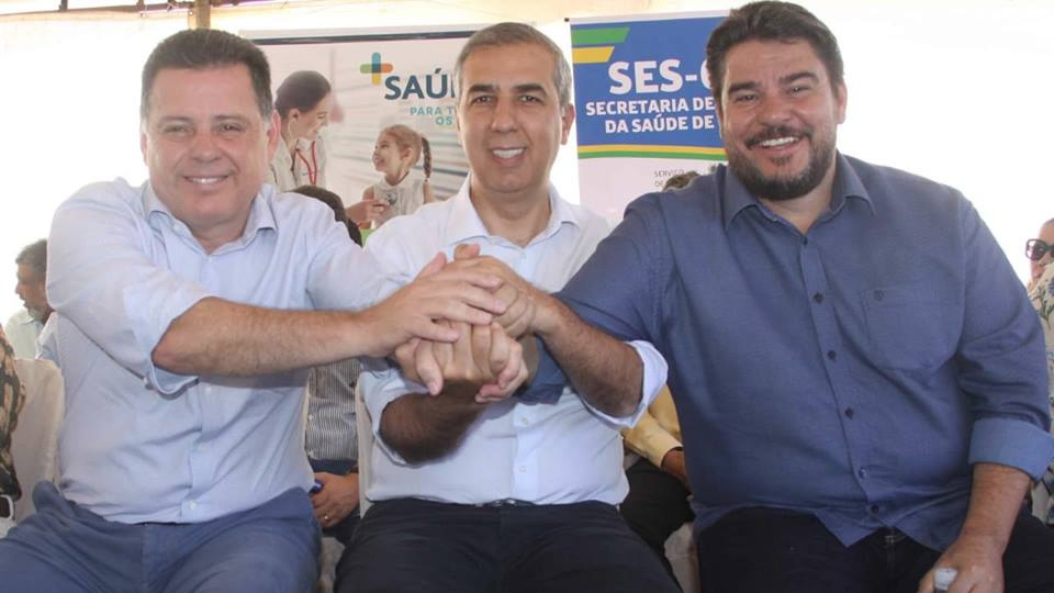 (esq) Marconi Perilo, Zé Eliton e Valmir Pedro: regionalização da saúde (Foto: Ascom Uruaçu)