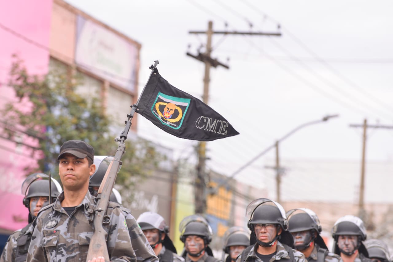 FORÇAS ARMADAS – Militares do Exército Brasileiro desfilam em Goiânia, em comemoração aos 86 anos de Goiânia [Foto: Vinícius Schmidt]
