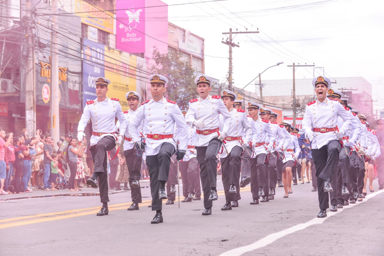 FORÇAS ARMADAS – Militares da Marinha do Brasil também desfilam em Goiânia, por ocasião das comemorações pelos 86 anos da Capital de Goiás [Foto: Vinícius Schmidt]